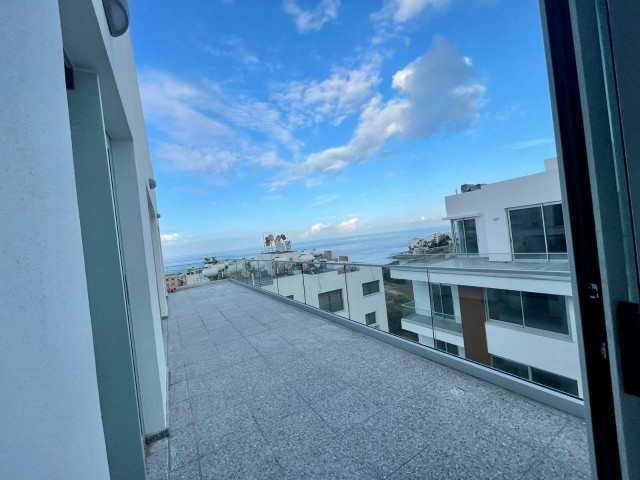 3+1 PENTHOUSE ZU VERMIETEN IN KYRENIA ** 