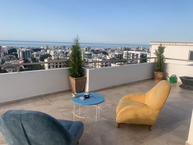 3+1 PENTHOUSE ZU VERMIETEN IN KYRENIA ** 