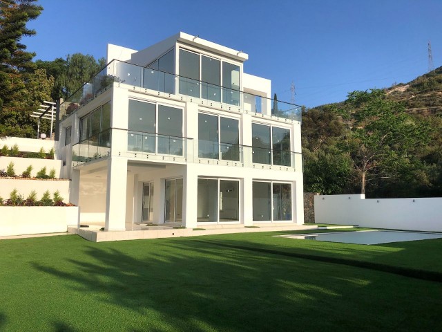 6+1 SUPERLUX VILLA MIT POOL IN KYRENIA ZU VERKAUFEN