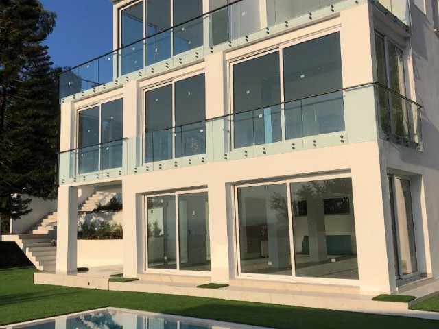 6+1 SUPERLUX VILLA MIT POOL IN KYRENIA ZU VERKAUFEN