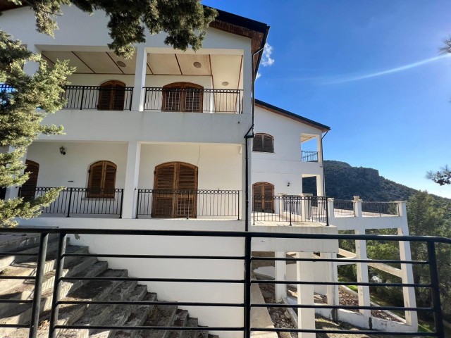 VILLA FOR SALE IN GIRNE-BOGAZ, WITHIN 6 DECORATIONS OF LAND, ON THE MOUNTAIN Slope