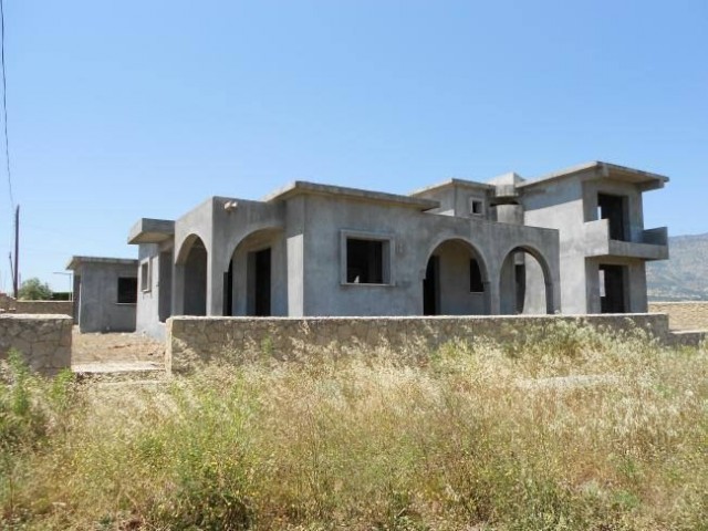 4 BEDROOM HALF CONSTRUCTION VILLA WITHIN 1 DECORATION IN KYRENIA BOSPHORUS