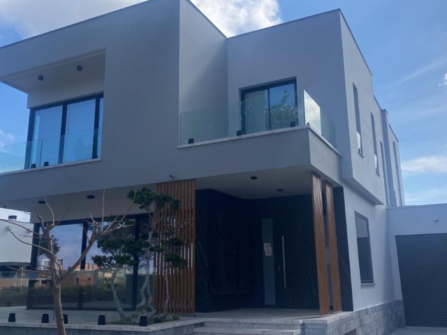 3+1 LUXURIÖSE VILLA ZUM VERKAUF IN KYRENIA