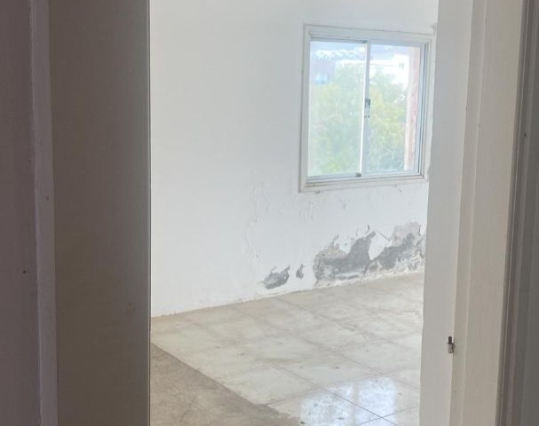 4+2 FLAT FOR SALE IN KYRENIA CENTER