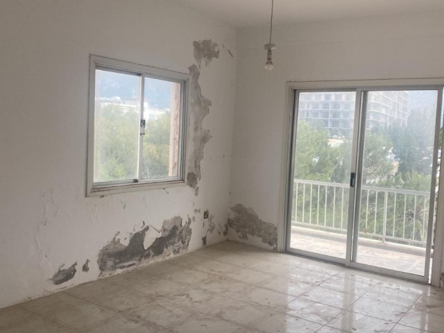 4+2 FLAT FOR SALE IN KYRENIA CENTER