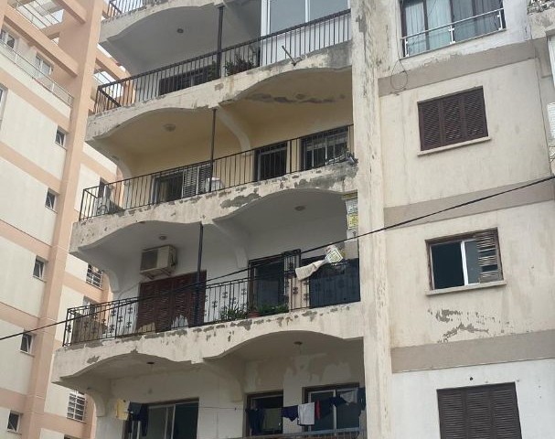 4+2 FLAT FOR SALE IN KYRENIA CENTER