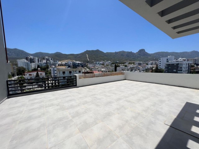 2+1 PENTHOUSE ZUM VERKAUF IM KYRENIA CENTER