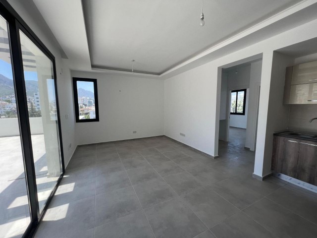 2+1 PENTHOUSE ZUM VERKAUF IM KYRENIA CENTER