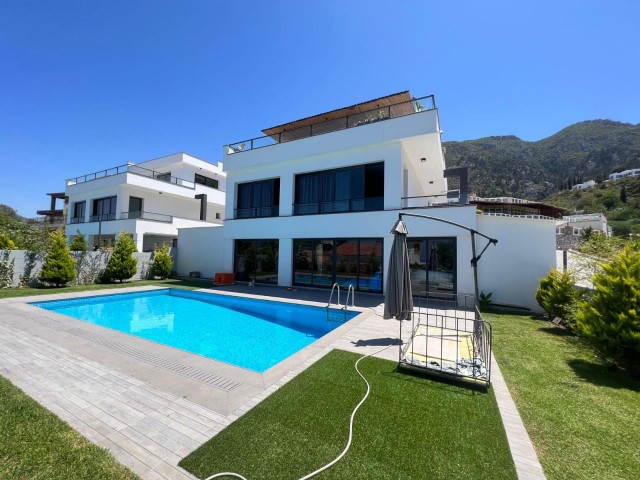 3+1 VILLA WITH POOL FOR SALE IN KYRENIA