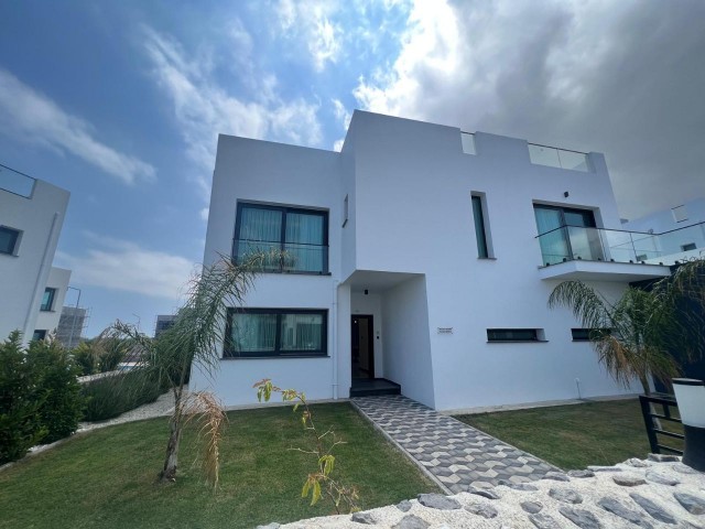 4+1 VILLA MIT POOL ZUM VERKAUF IN KARŞIYAKA