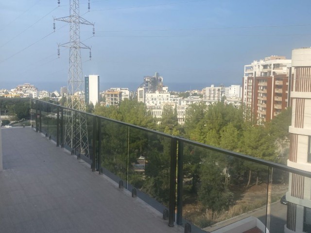 GİRNE MERKEZ'DE SATILIK 3+1 HAVUZLU PENTHOUSE