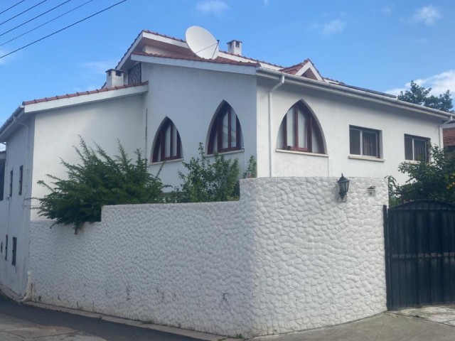 3+2 VILLA ZU VERMIETEN IN OZANKÖY