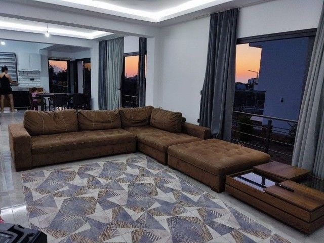 Çatalköy'de Kiralık 4+1 Villa 