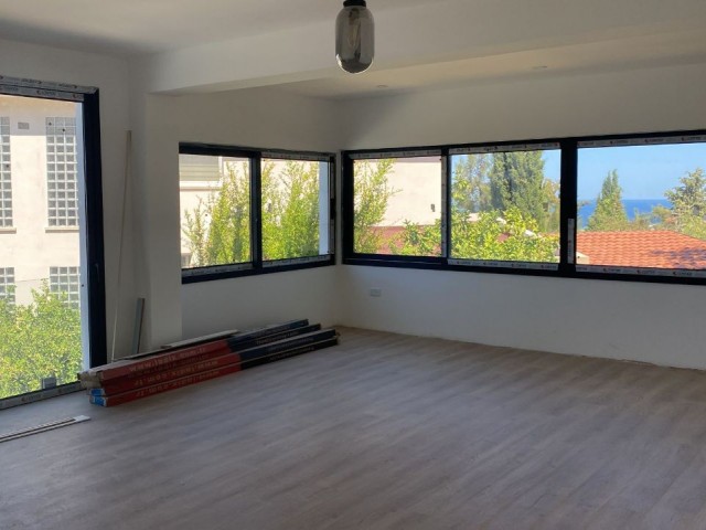 4+3 VILLA MIT POOL IN KYRENIA ZU VERKAUFEN