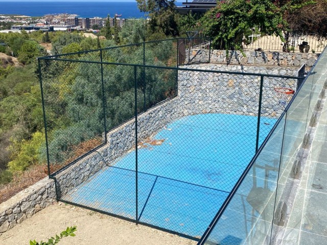 4+3 VILLA MIT POOL IN KYRENIA ZU VERKAUFEN