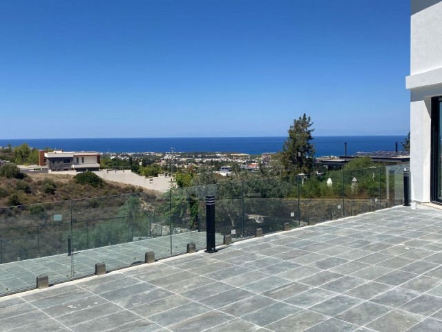 4+3 VILLA WITH POOL FOR SALE IN KYRENIA