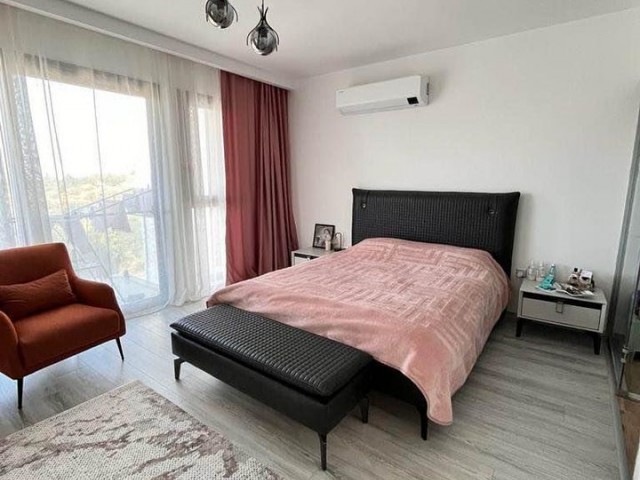 HAVUZLU SİTE FULL EŞYALI SATILIK 3+1 TRİPLEX VİLLA