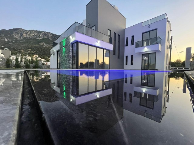 Benzersiz ve Modern Akıllı 4+1 Özel Havuzlu Villa