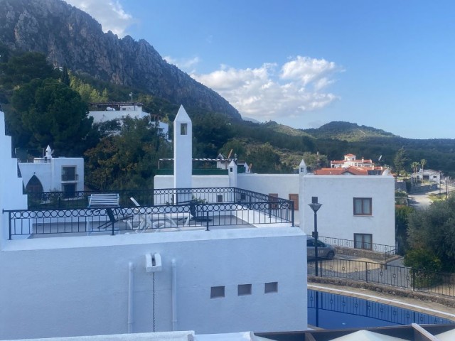 3+1 VILLA MIT POOL ZU VERMIETEN IN KYRENIA