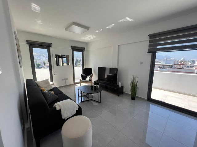 3+1 PENTHOUSE ZU VERMIETEN IM KYRENIA CENTER