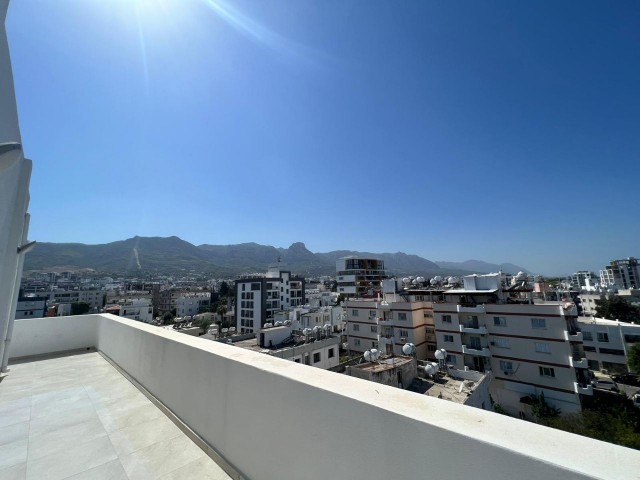 3+1 PENTHOUSE ZU VERMIETEN IM KYRENIA CENTER