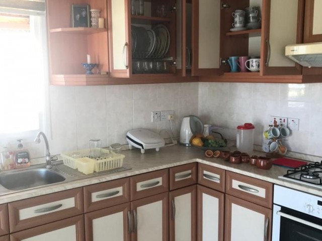 MÖBLIERTE WOHNUNG IM 1. STOCK ZU VERMIETEN IN GİRNE-ÇATALKÖY