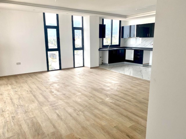 GİRNE'DE KİRALIK 2+1 PENTHOUSE