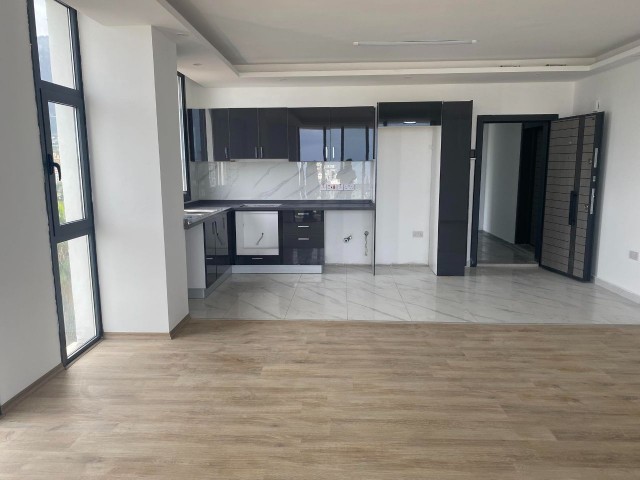 GİRNE'DE KİRALIK 2+1 PENTHOUSE