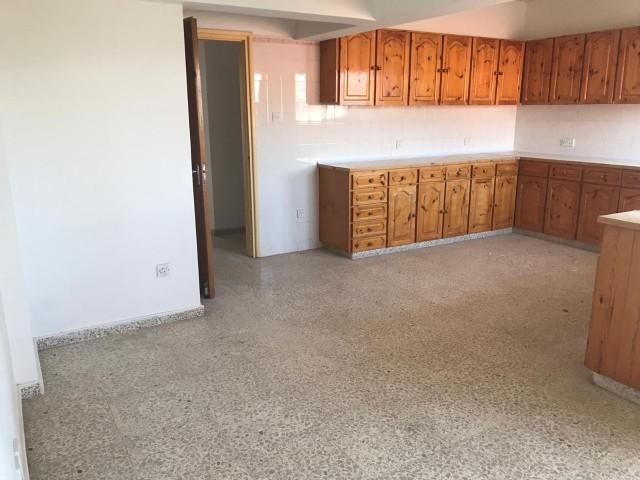 SINGLE FLAT ON THE 3RD FLOOR FOR RENT IN KÖŞKLÜÇİFTLİK