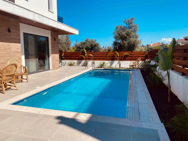 4+1 VILLA MIT POOL ZU VERMIETEN IN ÇATALKÖY