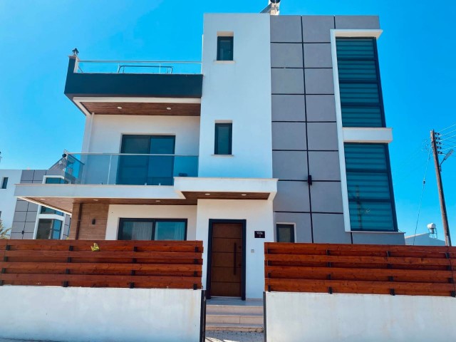 4+1 VILLA MIT POOL ZU VERMIETEN IN ÇATALKÖY