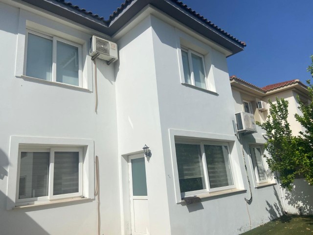 BEREIT ZUM EINZUG IN 4+1 VILLA IN NICOSIA-YENIKENT