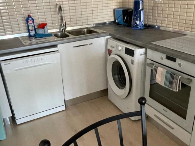 Girne merkezde satılık 2+1 full eşyalı daire