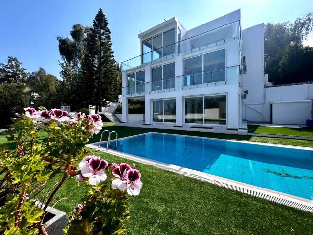 6+1 VILLA WITH POOL FOR SALE IN EDREMIT