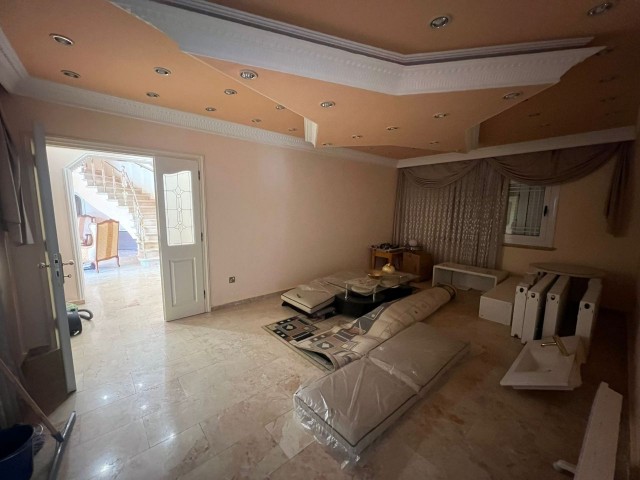 5+2 VILLA WITH POOL FOR SALE IN NICOSIA