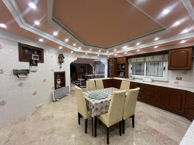 5+2 VILLA WITH POOL FOR SALE IN NICOSIA