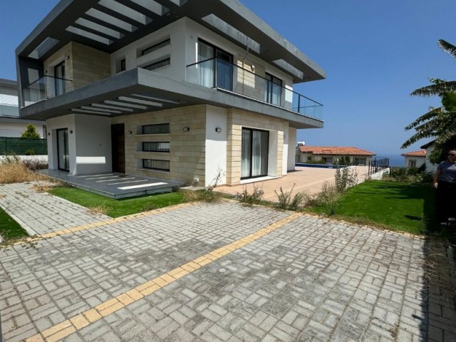 4+1 VILLA WITH POOL FOR RENT IN EDREMIT