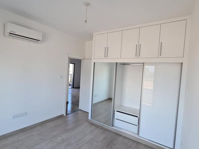 ZUM VERKAUF IN FAMAGUSTA CANAKKALE 2 + 1 MIT GROßEM BALKON ** 