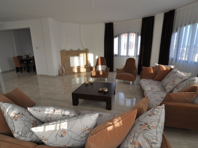 İskele bahceler 3+1 dublex villa son bır adet havuzlu 435m2 arsa 186m2 villa