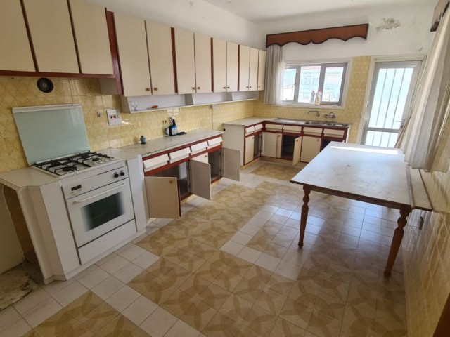 3+1 flat for sale in Famagusta Baykal, free of charge, flat with Turkish title ** 