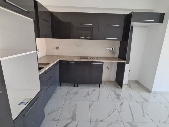 2 + 1 apartment apartment for sale in Famagusta canakkale OUR APT INFORMATION 2 + 1 apartment for sale in 85 m2 The sale price is £ 46,000 - VAT and transformer prices have been paid. ** 