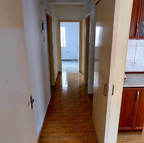 Kalilant bolgesinde Satılık 3+1 apartman dairesi 130 m2 Eşdeğer koçan 35.000 £ 2.kat Asansörsüz