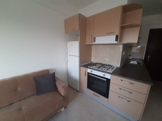 Tuzla 1+1 kiralık kirası 250£ 3 kira depozit ve komisyon aidat 80 tl balkonu yok daırenın