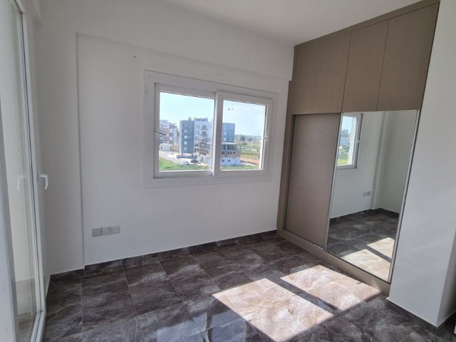 2+1 90 m2 in Famagusta Canakkale, direkt neben der citymallin ** 