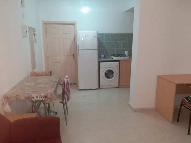 MAGUSA SAKARYA BÖLGESİNDE 1+1 KİRALIK DAİRE 6 AY VEYA SENELİK ÖDEMELİ