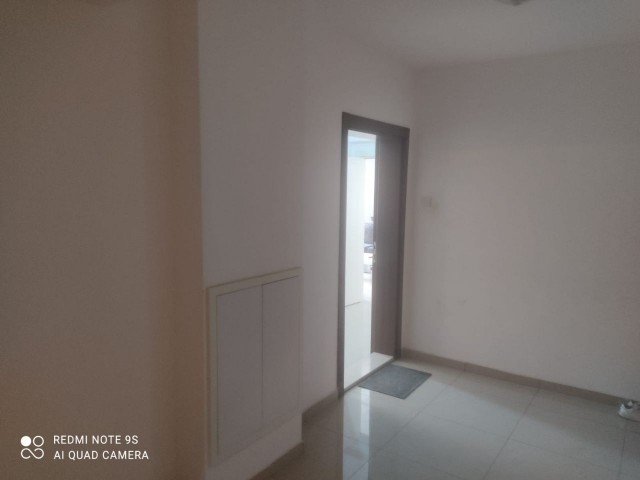 Sakarya 2+1 rent house 1 year payment $ 7500 Deposit and commission Full a.c2. the floor is also opposite the Golden residence terrace park in the new building Each room has air-conditioned Beds for 2.5 people Dues 150 TL per month ** 