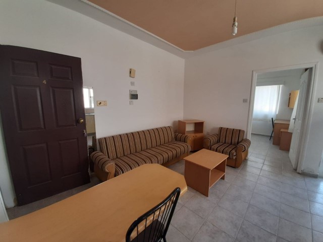 Close to lemar Mall 1 + 1 rent house Per month 180$ 5 months payment Deposit 180$ Commission 180$ Llosa electric Llosa bill 3.floor No elevator ** 