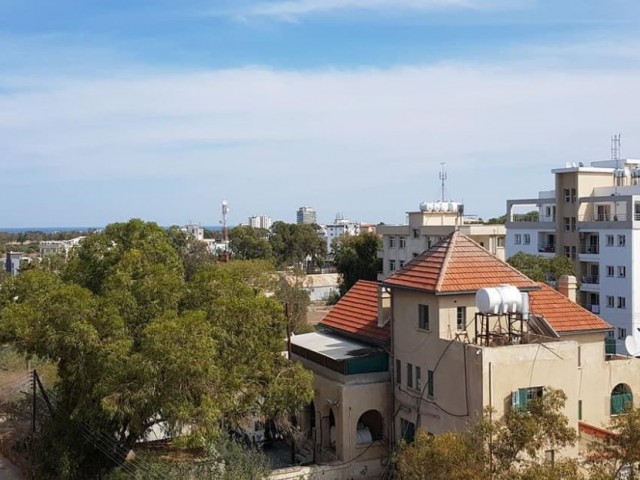 1 + 1 apartment for sale in Famagusta, close to the school, is equivalent to a 5-storey apartment with full furniture for £ 60,000 ** 