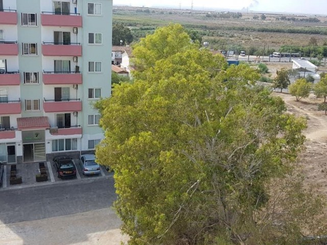 1 + 1 apartment for sale in Famagusta, close to the school, is equivalent to a 5-storey apartment with full furniture for £ 60,000 ** 