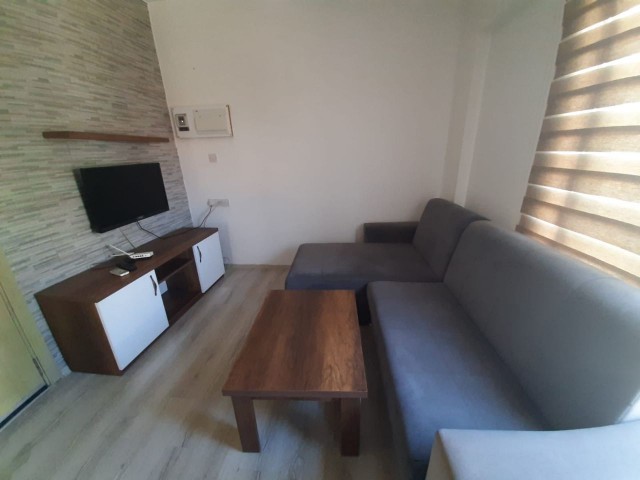 Close to emu 1+1 rent house 1 year payment 2500$ Deposit 1500 tl Commission 1500 tl 2.floor Internet wifi is free ** 